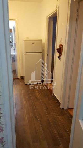 Apartament cu 2 camere decomandat, zona Spitalului Judetean
