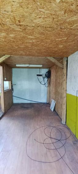 Proprietate cu 2 hale si casa la inchiriat,teren 1350mp
