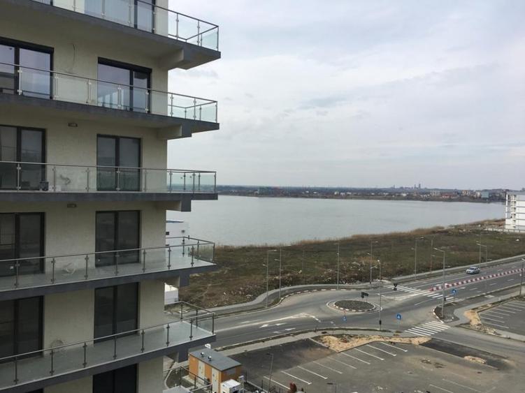 DE SILVA - LOFT - o camera de lux cu vedere la LAC