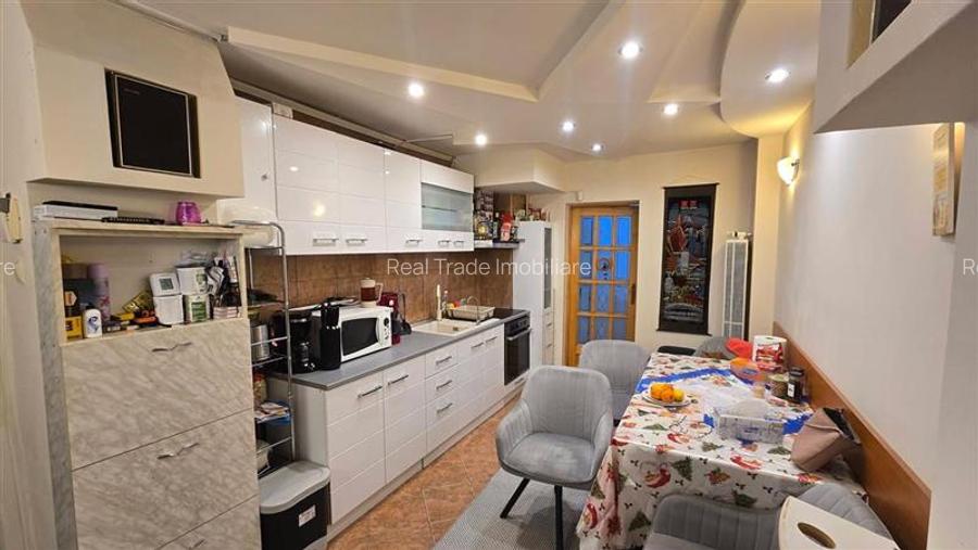 Apartament 4 camere etajul 1 zona Noua - 3