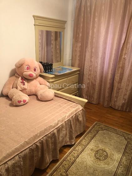 Inchiriez apartament 4 camere, etaj 1, strada UNIRII, Nr.70, Bloc D - 4