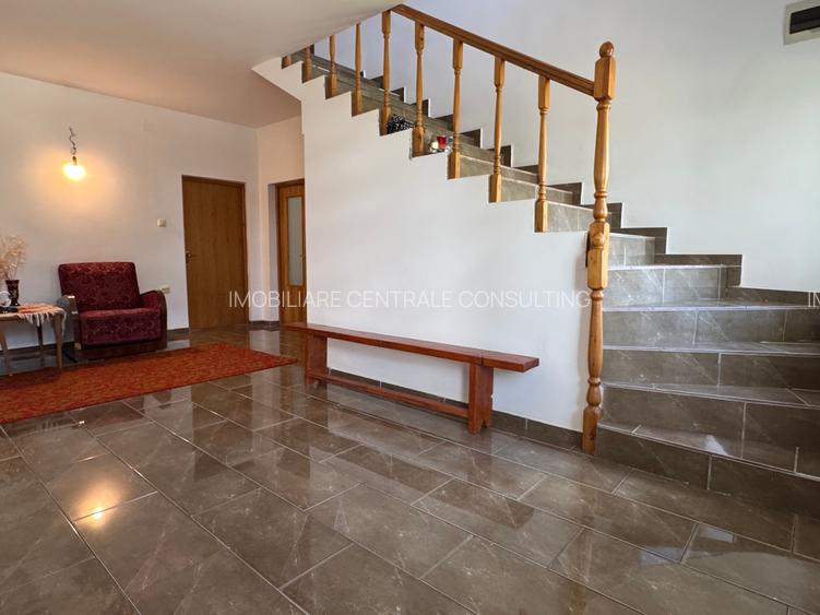 Vila cu curte generoasă Lazu - 6