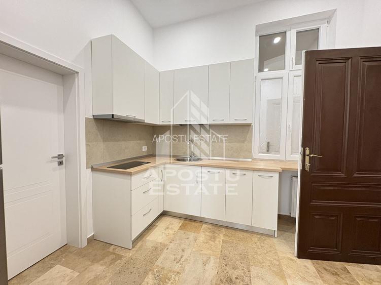 Apartament 3 camere, de inchiriat, centrala proprie, Piata Maria - 10
