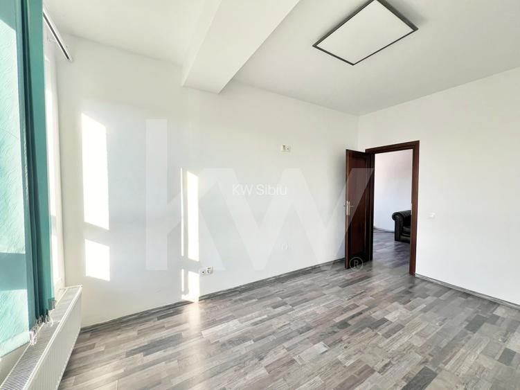 Spații de birouri de închiriat, 5 incăper,  80 mp – clădire de birouri cu lift - 6