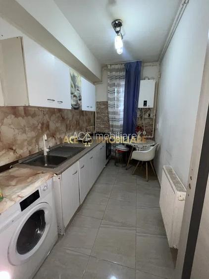 3 Camere de inchiriat | 1 Decembrie 1918 | Centrala | 2 Bai | Metrou - 6