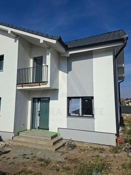 Casa 4 camere 2 bai terasa acoperita si teren 334 mp in Sura Mare