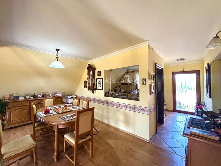 Casa individuala cu pozitie centrala, teren 1140 mp - Sanmihaiu Roman - 7