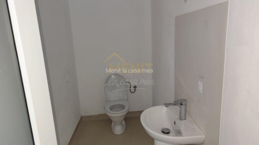 Spatiu de inchiriat central Baicoi - 8