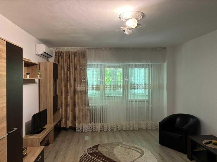 Garsonieră spațioasă de închiriat Apărătorii Patriei - Loc de parcare - 3