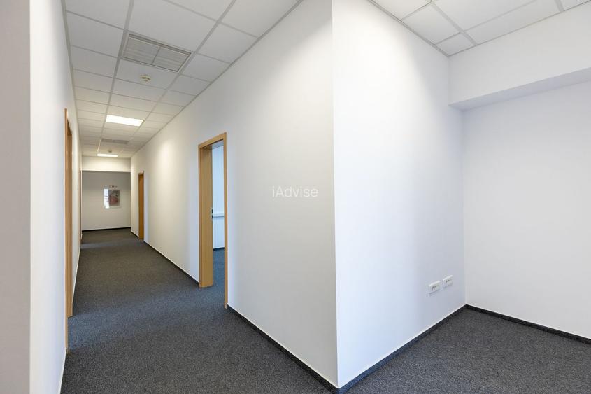 Spatiu de biouri in cladire reprezentativa, parcare generoasa - 13