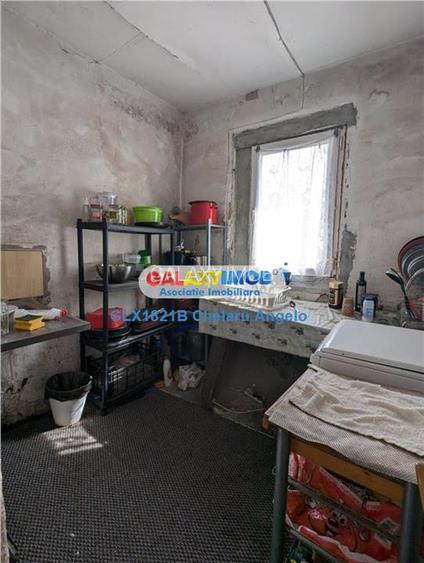 Parcul Carol casa singur curte 3 camere,curte 70 mp - 9