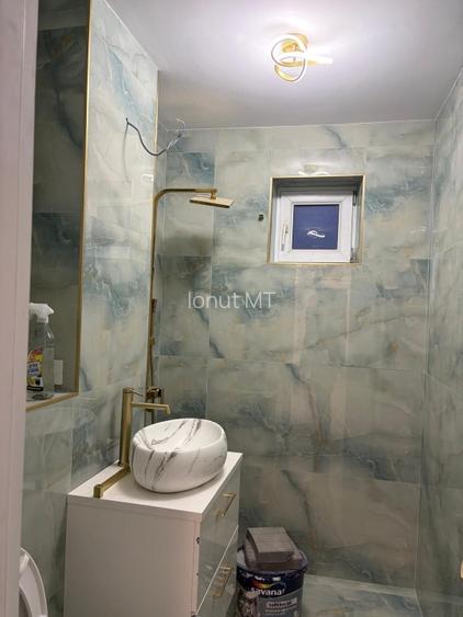 PROPRIETAR Apartament complet renovat bloc A6 4 camere - 2