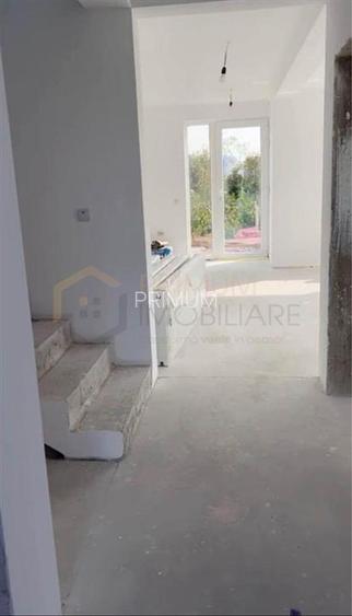 Sanmihaiul Roman- dormitor la parter- 5 camere - 5