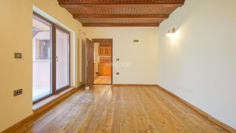 Casa de vanzare in centrul Brasovului - curte privata si pivnita - 13