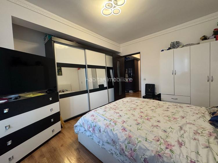 Apartament 3 camere, 70 mp cu parcare, et3, Str Florilor - Floresti - 11