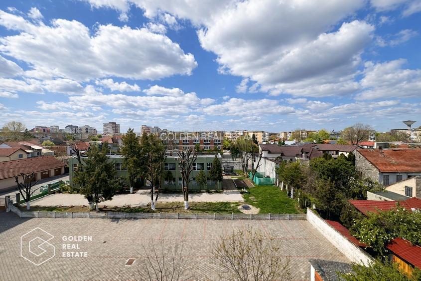 Apartament recent renovat, o camera, Piata Mica, balcon, etaj 4 - 11