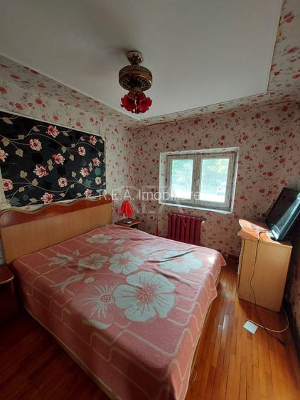 3 camere Vitan decomandat, an 1981, metrou, 62 mp, anvelopat - 2