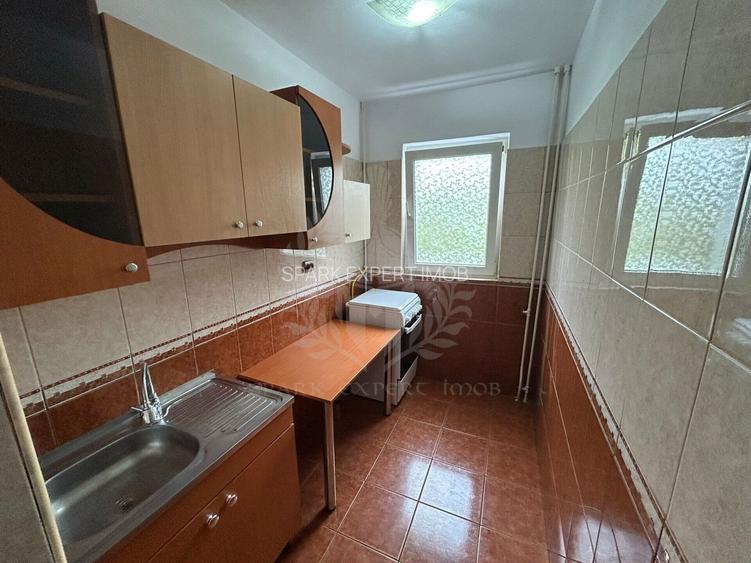 //3 CAMERE// MIHAI BRAVU// - 5