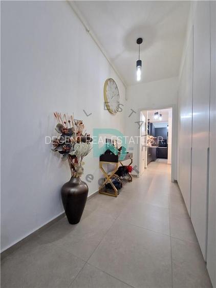 Penthouse, Qualis 2, Tractorul - 20