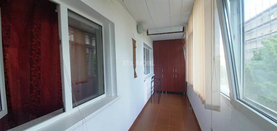 Apartament 3 camere decomandat 2 bai Nicolina - Gradinita nr. 1 - 18