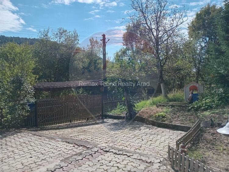 OCAZIE!!! CASA SUPERBA cu teren in JULITA jud Arad in M tii Zarandului - 44