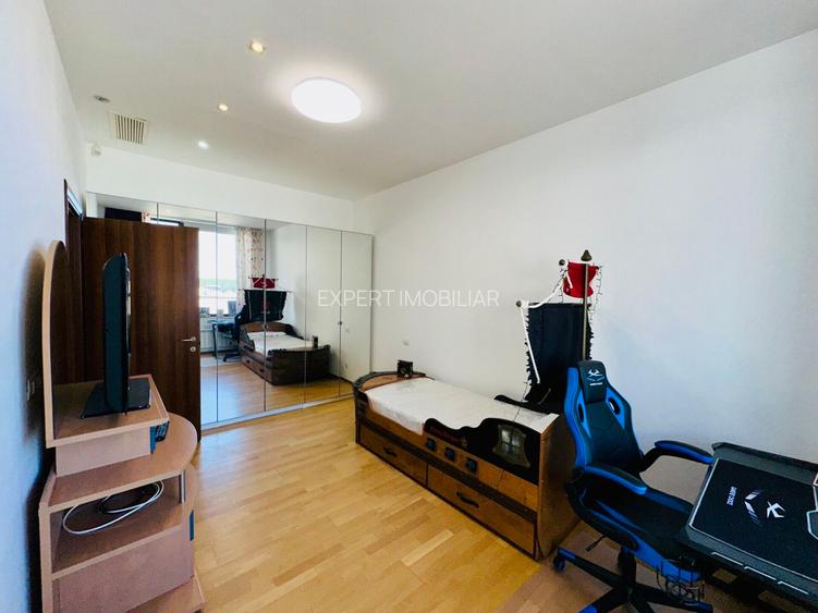 Aleea Privighetorilor- Penthouse 833 mp utili mobilat complet 3600 Euro + TVA - 21