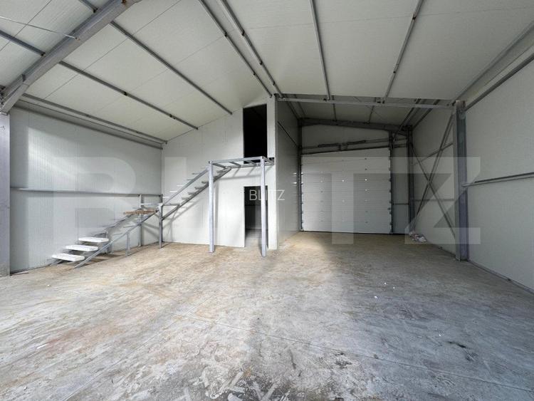 Hala 336 mp pe un teren de 3.000 mp, cu acces din drum asfaltat, Racari - 3