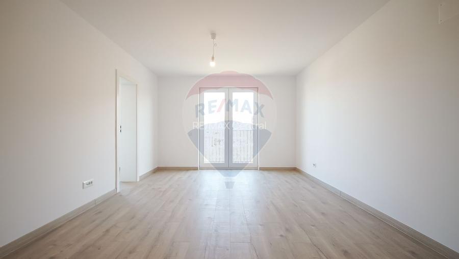 Garsoniera decomandata, 40 mp utili, etaj 1 | ROKMAN | Zona Tractorul - 5