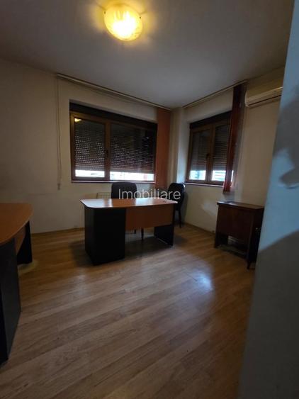 Vilă / Spațiu Birouri /Spatiu Muncitori - Sector 2 | 3.000€/lună negociabil - 15