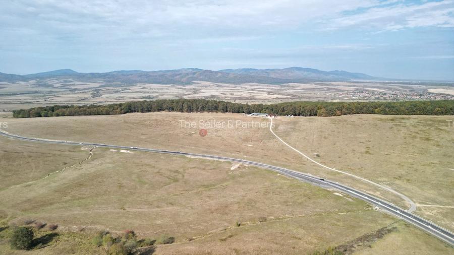 Teren Intravilan - Amplasare Unica - 35