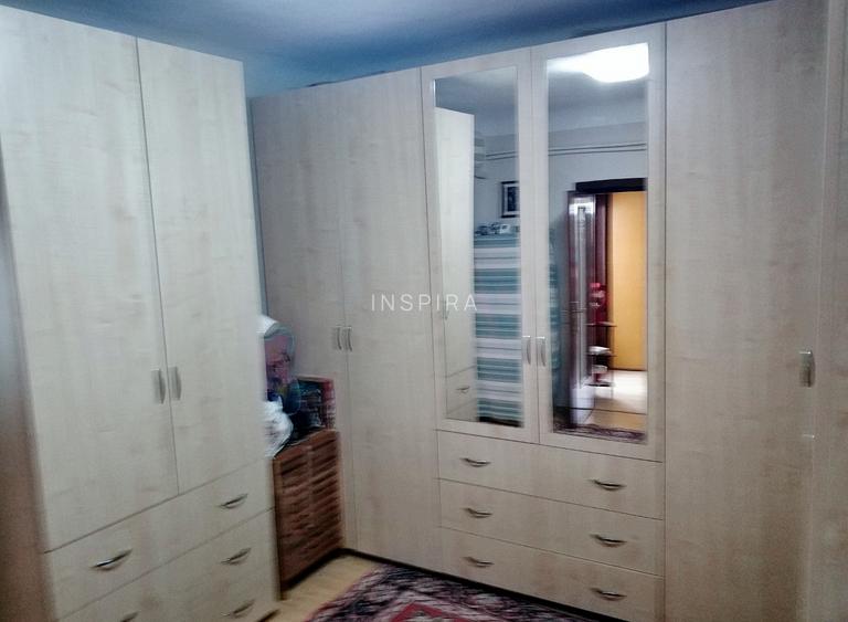 Km 4-5 - Casa renovata, situata in centrul cartierului - 11