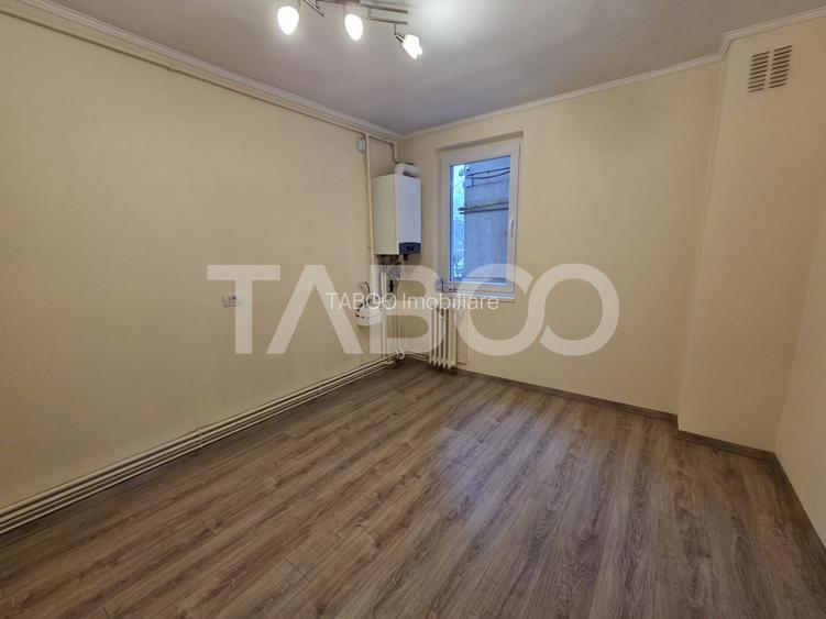 Apartament 4 camere de inchiriat Bulevardul Unirii acces din strada - 3