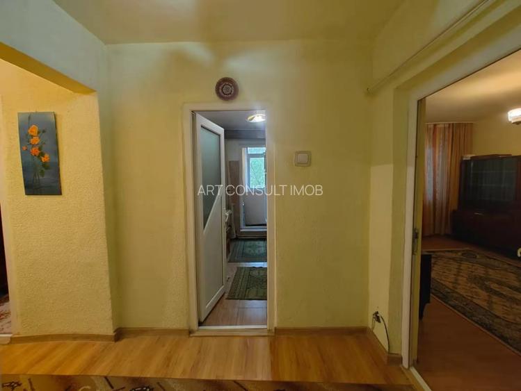 Zona 10 Nivele - Calarasi | 3 Camere | Decomandat | Centrala - 2