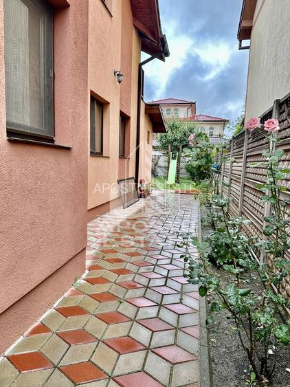 Duplex cu 4 camere situat la asfalt, in zona Planetelor - 15