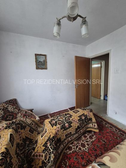 AP. 2CAM. ET.6/10 - AUCHAN TITAN,IRIS MALL / STR. JEAN STERIADI! - 13