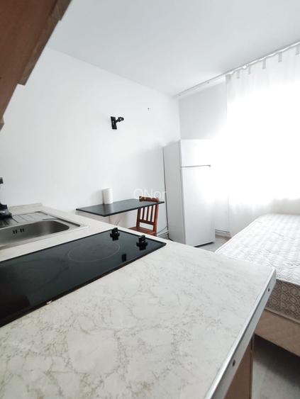 Garsoniera Frumoasa-Poitiers, 5 minute de Continental - 2