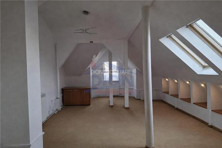 Vila de vanzare , zona  boema - 14