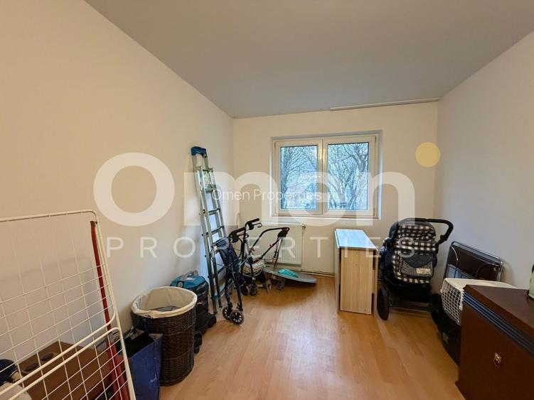 Apartament cu 4 camere, decomandat, etaj intermediar, garaj inclus, Victoriei - 4