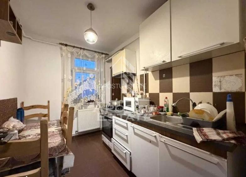 Apartament cu 3 camere, decomandat, etaj 3, zona Sagului - 3