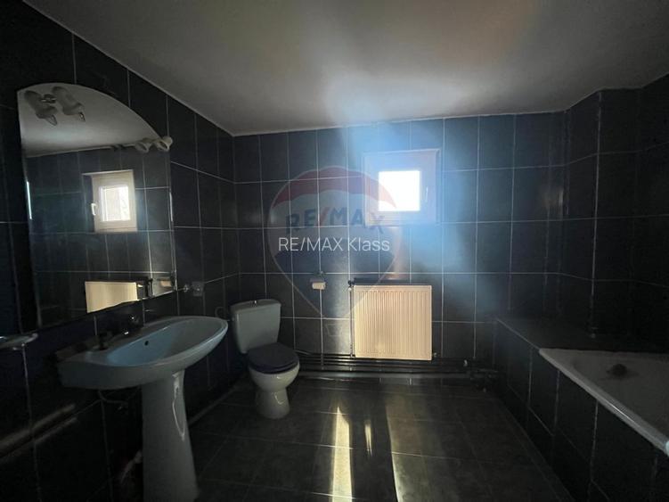 Casa cu 5 camere de vanzare in Priseaca 450 mp teren - 15