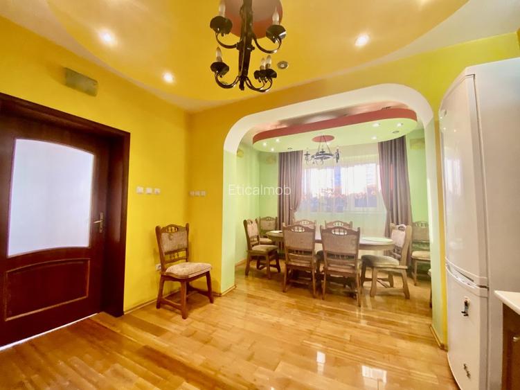 Urgent/Vânzare Casa/Vila, 4+ camere, teren 346 mp,  Targoviste, zona Micro 4 - 11