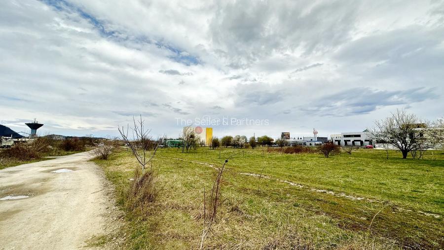 Teren Intravilan Zona Rezidentiala - 2