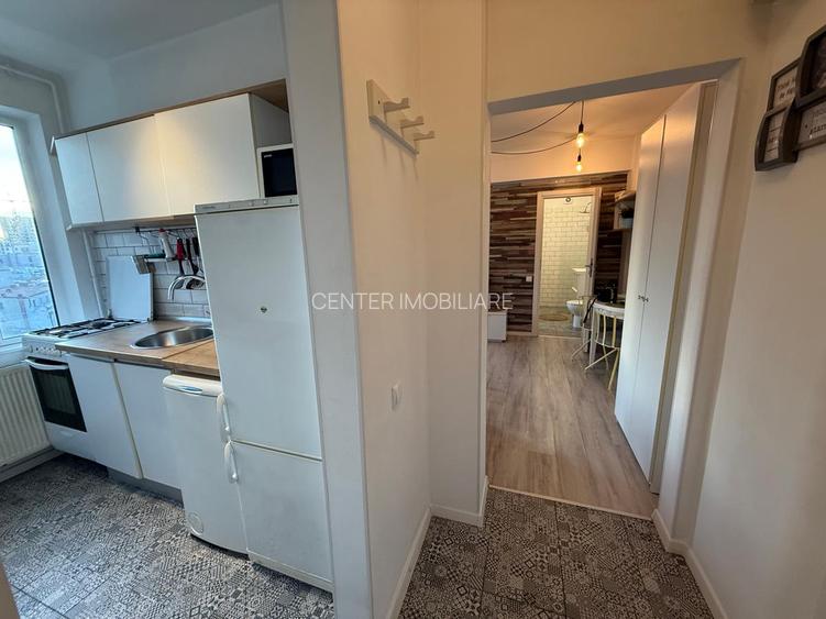 UNIVERSITATE, 2 camere, etaj 5, vedere spate, 50 mp, centrala proprie - 25