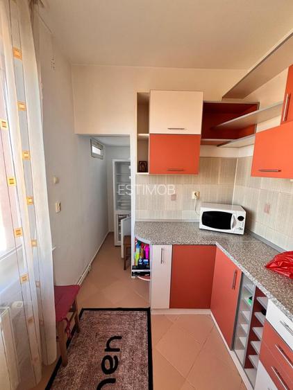 Vanzare apartament 2 camere Tractorul str Octavian Goga - 4