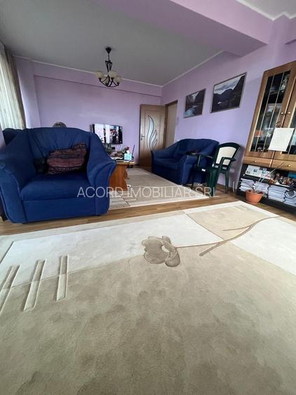 Apartament cu 4 camere FOARTE MARE inel 1 - 10