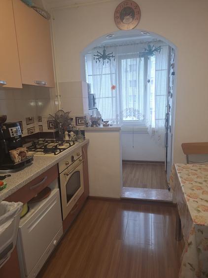Ap. 2cam,dec,renovat total,et.5,bl.reabilitat,1 min distanta metrou.