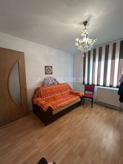 Apartament 3 camere -Zona Sud  - etaj 4/4 - 68 mp - 8