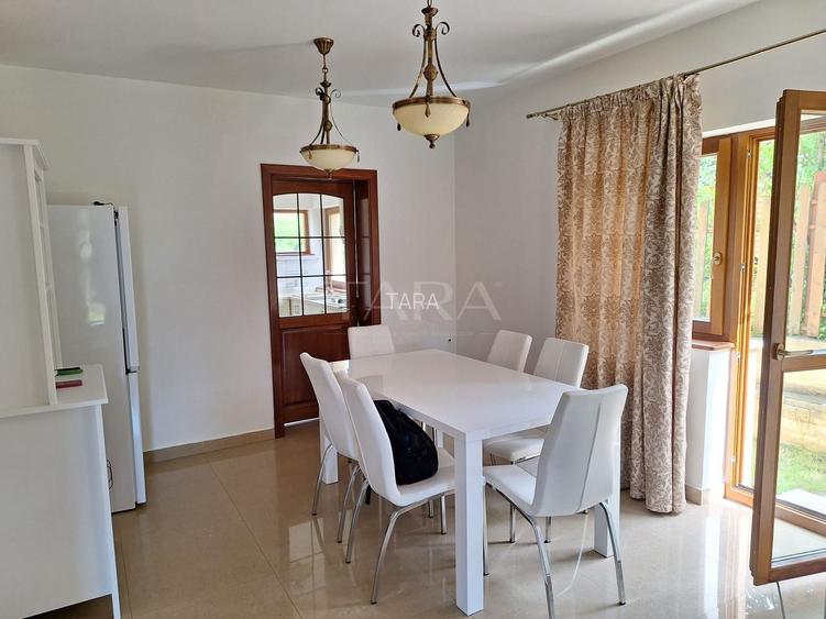 Casa deosebită în Europa – stil clasic, terase și grădină amenajata - 2