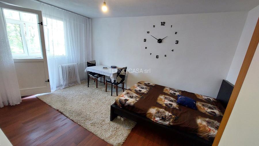 TITAN, apartament 2 camere decomandat, et.3, metrou 1 Decembrie - 8