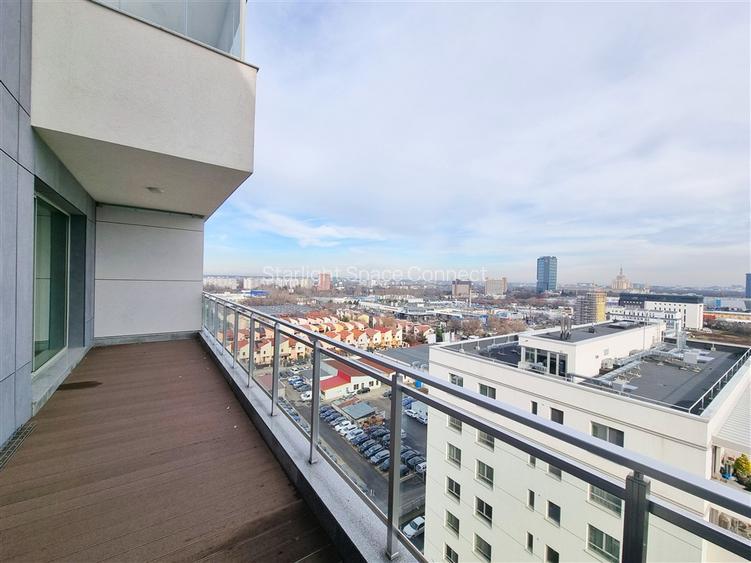 Designer 1-bedroom Duplex - Penthouse for Rent | Weekly Housekeeping | Parking - 8